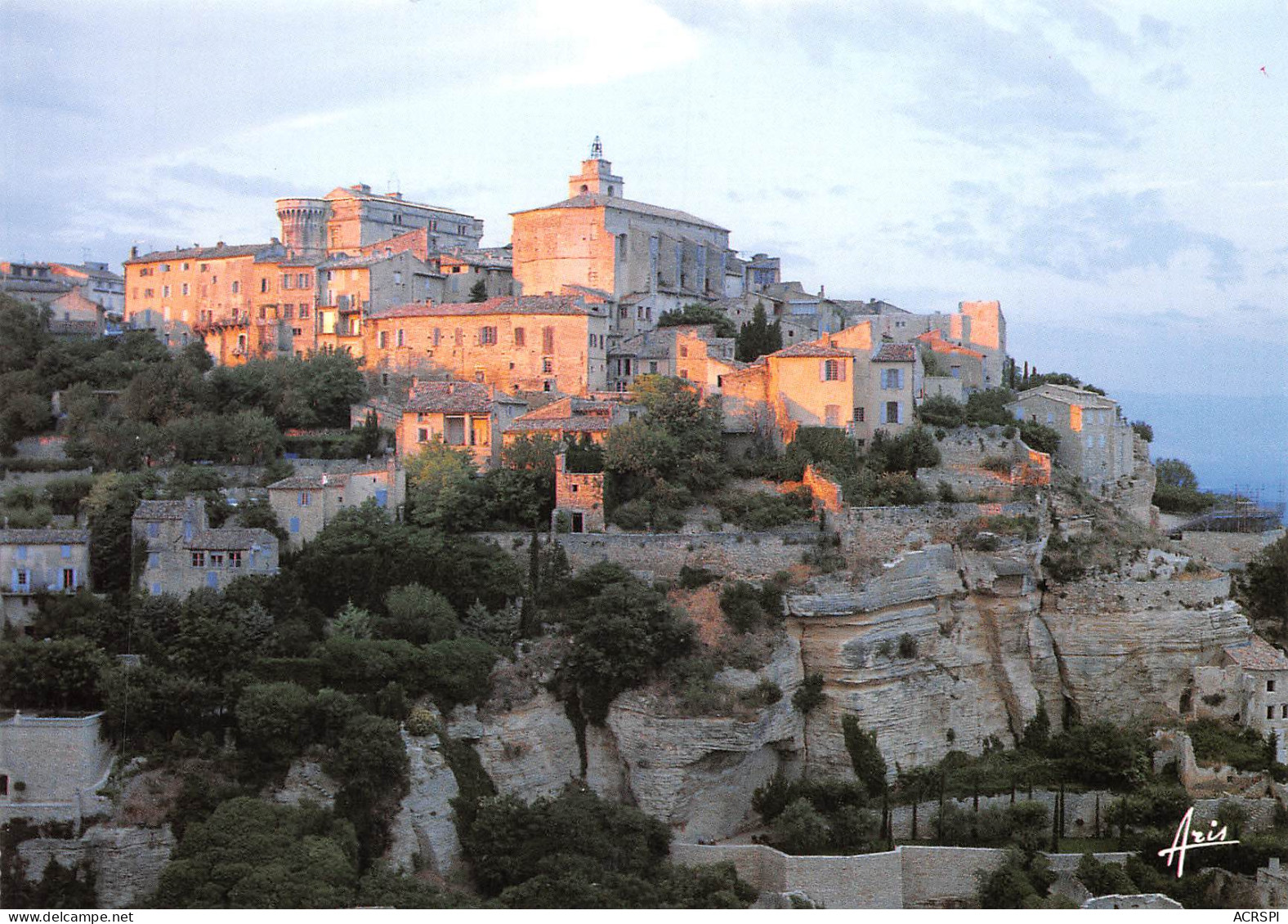 84 GORDES Vue Générale Sur Le Village   N°51 \MK3014 - Gordes