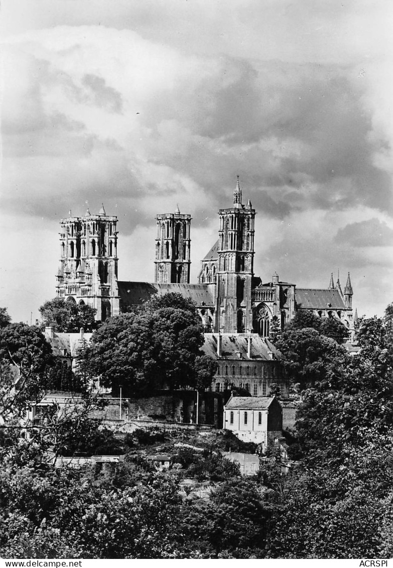 02 LAON Cathédrale Notre Dame Vue Générale Prise Du Sud  N°75 \MK3014 - Laon