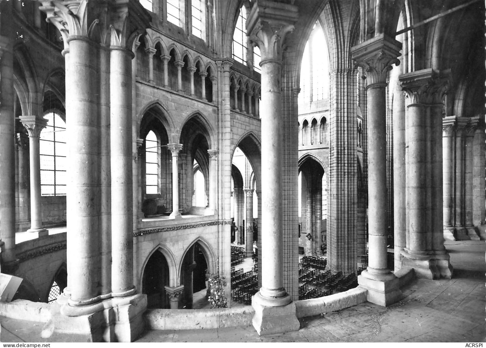 02 SOISSONS La Cathédrale Le Triforium Sud  N°81 \MK3014 - Soissons