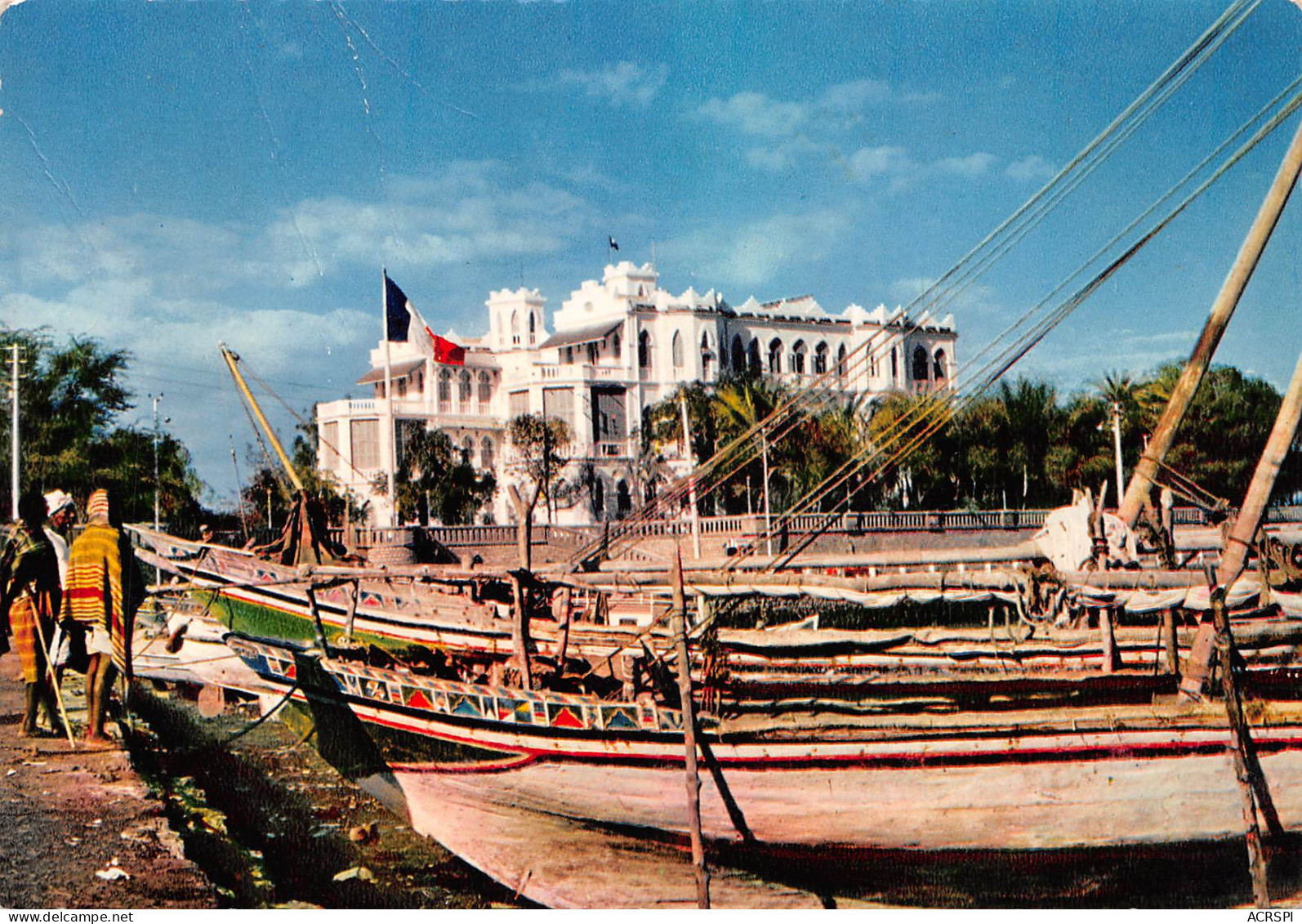 DJIBOUTI  Le Palais Du Gouvernementet Le Port Aux Boutres   N° 11 \MK3019 - Dschibuti