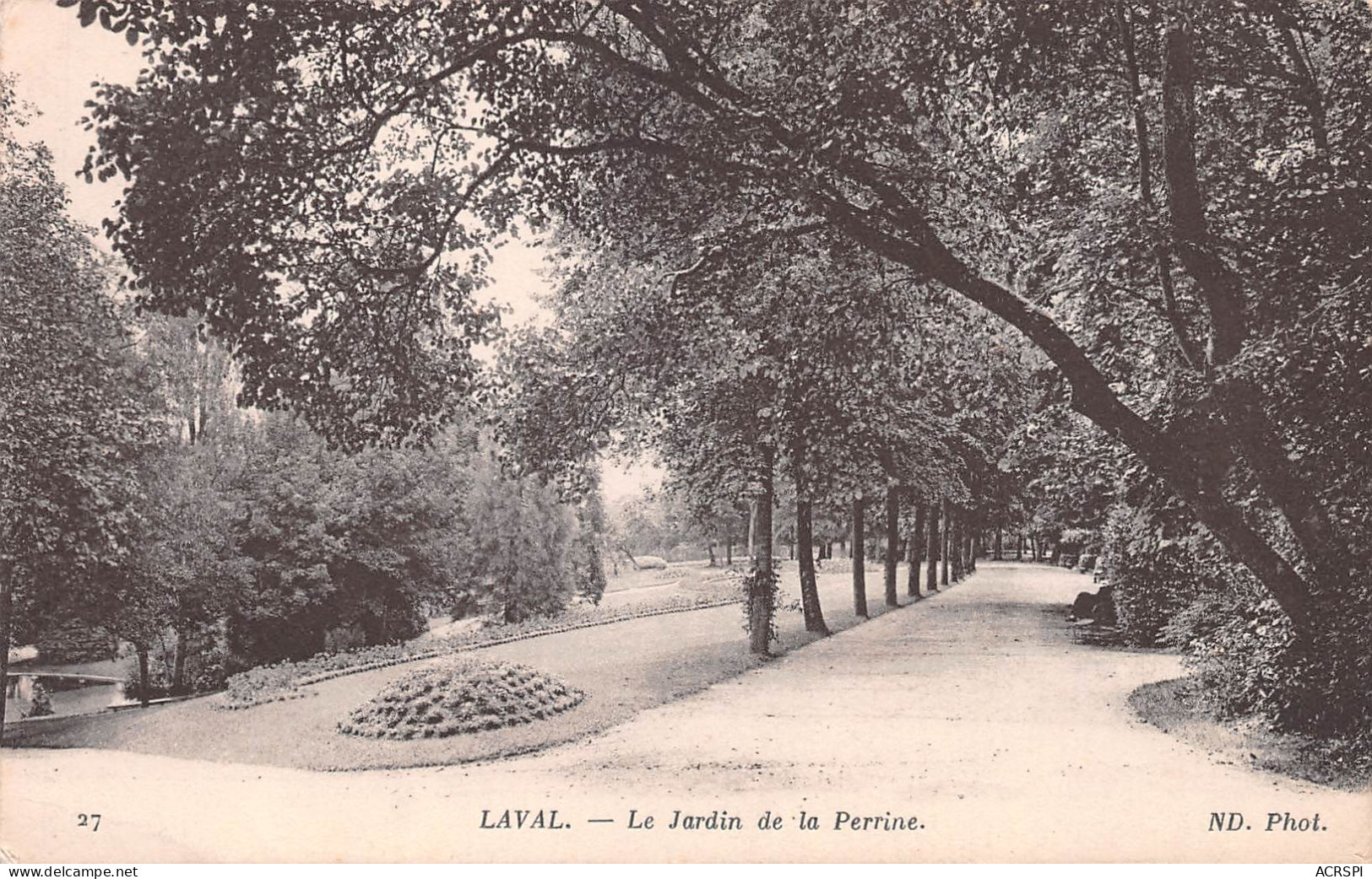LAVAL Le Jardin De La Perrine  N° 102 \MK3019 - Laval