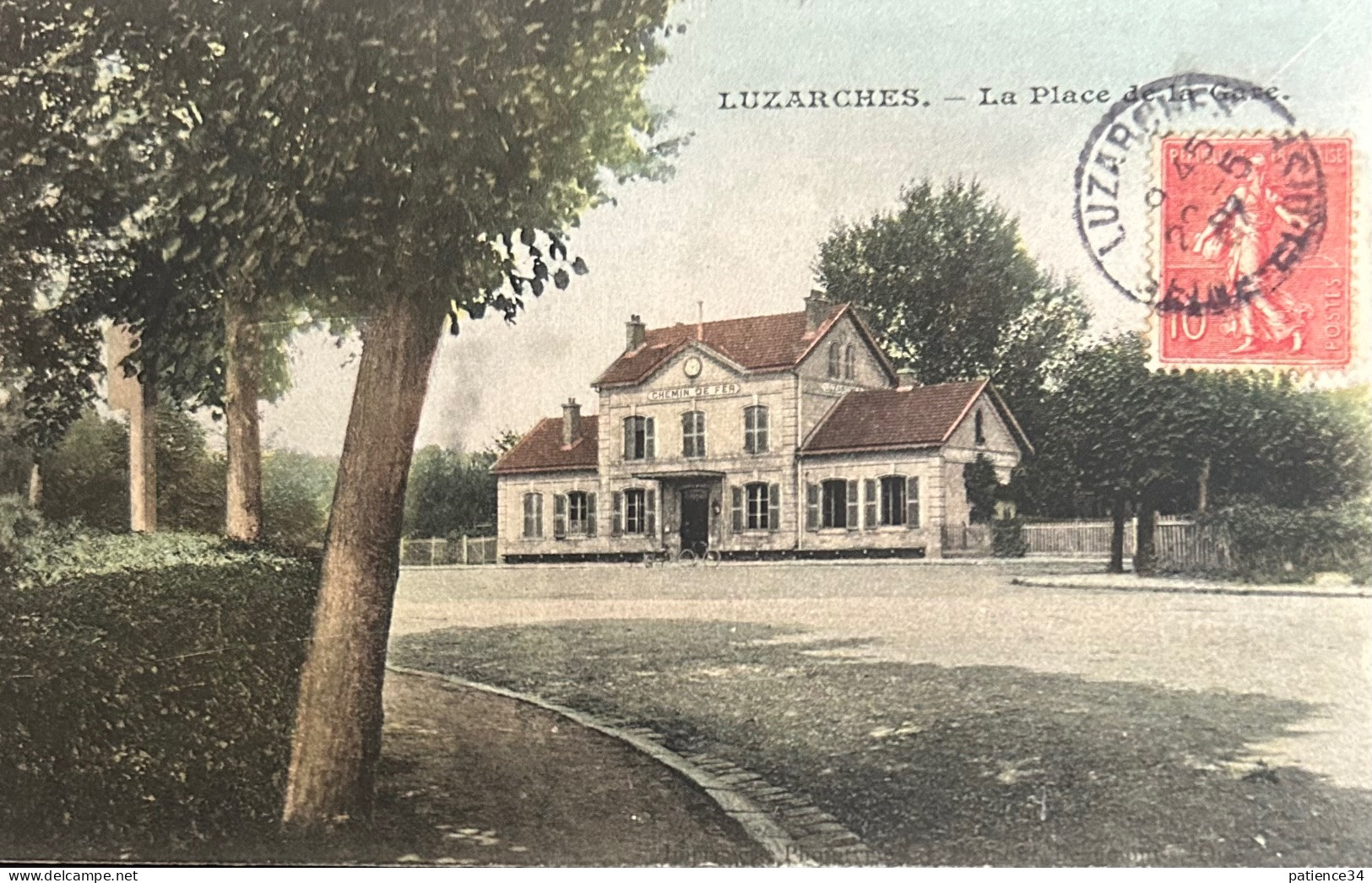 95 - LUZARCHES - La Place De La Gare - Luzarches