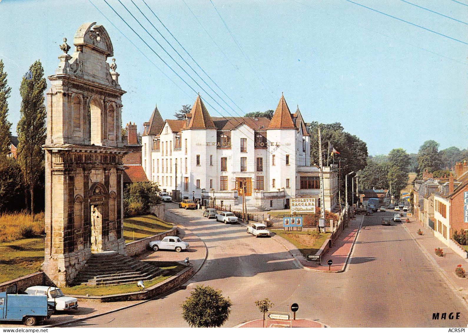 76  FORGES LES EAUX Vieille Façade Et Hotel Du Parc Roulette Baccara  N° 49 \MK3026 - Forges Les Eaux