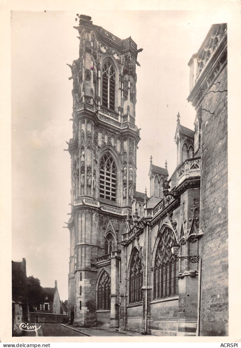 58 NEVERS La Cathédrale La Tour  De La Cathédrale Saint Cyr  N° 24 \MK3028 - Nevers