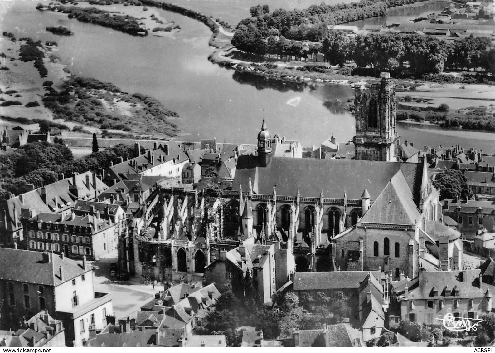 58 NEVERS  Cathédrale Vue Aérienne Et Panorama Sur La Loire  N° 32 \MK3028 - Nevers