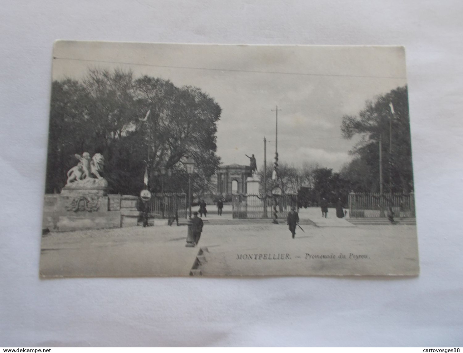 MONTPELLIER ( 34 Herault )  PROMENADE DU PEYROU  ANIMEES - Montpellier