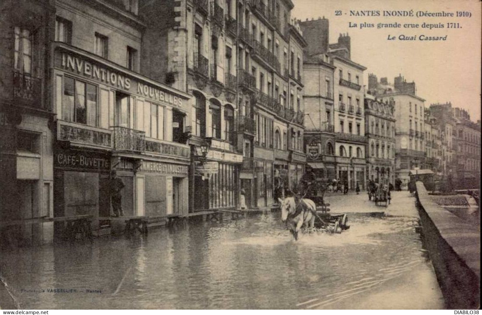NANTES    ( LOIRE ATLANTIQUE )   NANTES INONDE ( DECEMBRE 1910 )  . . .  LE QUAI CASSARD - Floods