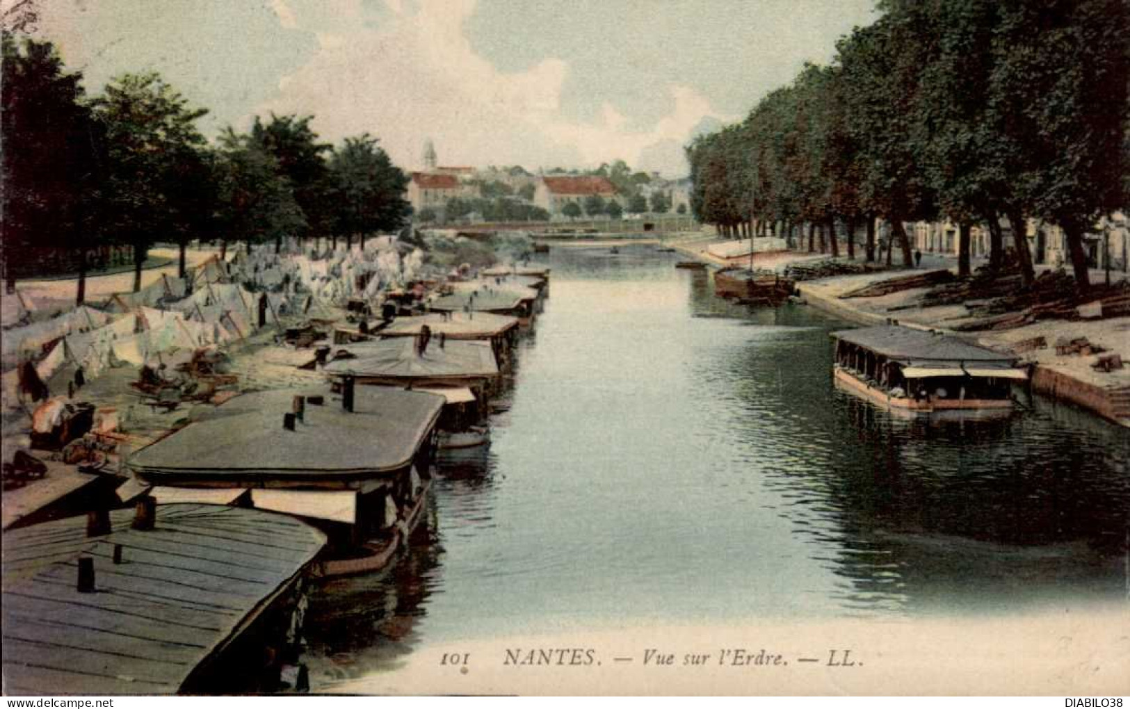 NANTES    ( LOIRE ATLANTIQUE )  VUE SUR L ' ERDRE - Nantes