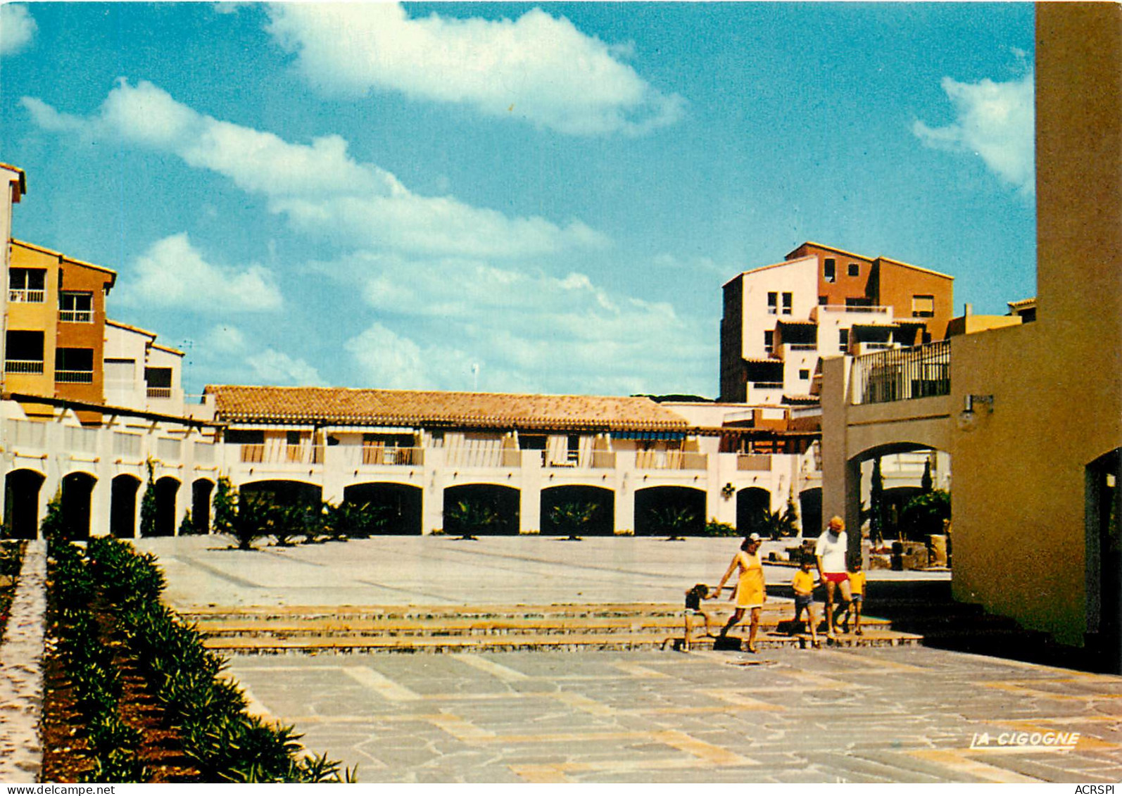 CAP D AGDE Cour Interieure Des Residences De Port St Clair 6(scan Recto-verso) MD2504 - Agde