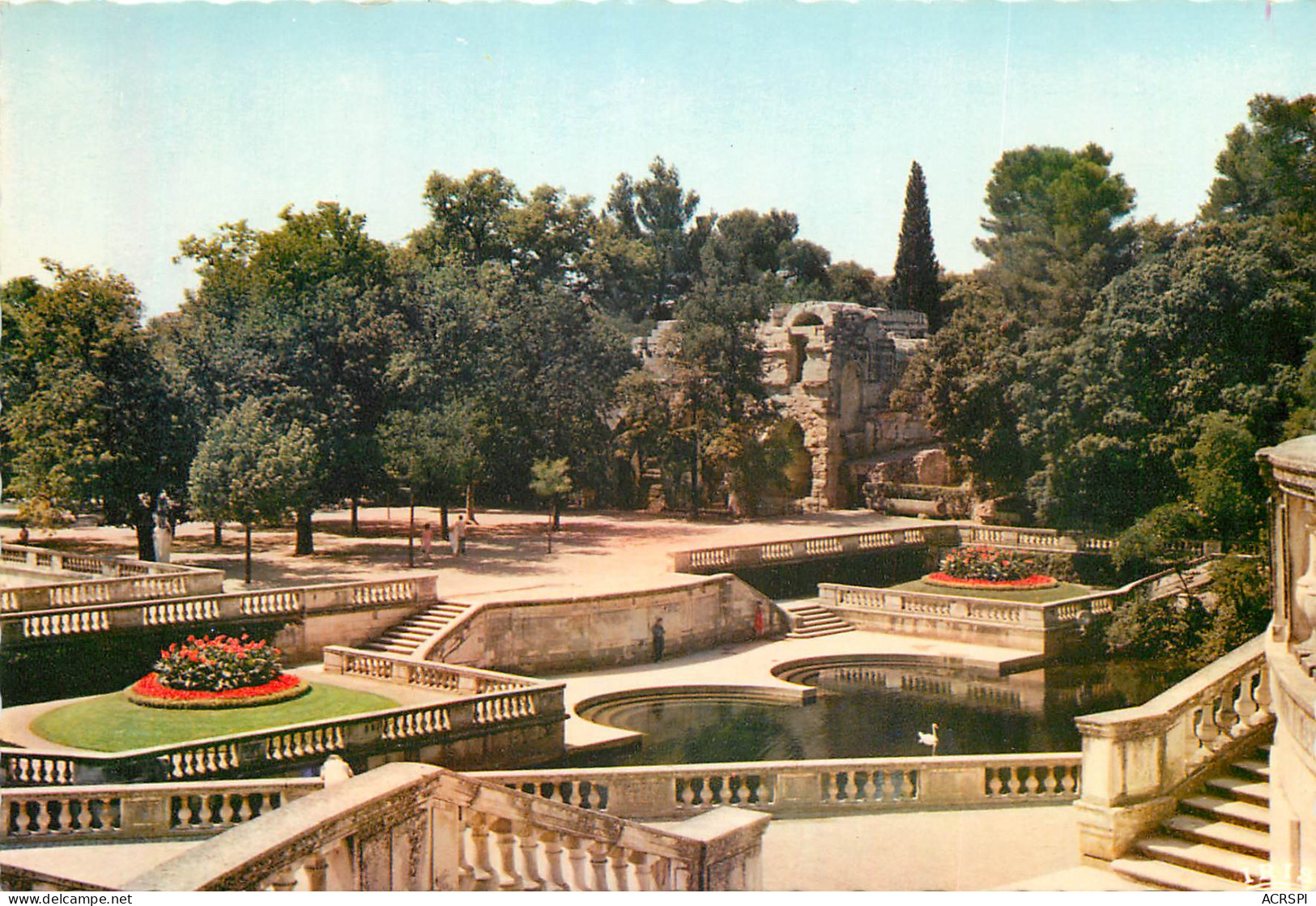 NIMES Les Jardins De La Fontaine Et Le Temple De Diane 21(scan Recto-verso) MD2531 - Nîmes