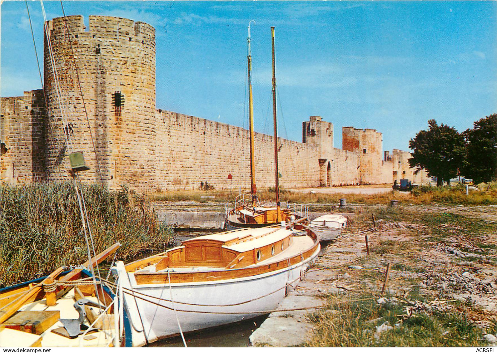 AIGUES MORTES Les Remparts De La Ville 8(scan Recto-verso) MD2536 - Aigues-Mortes