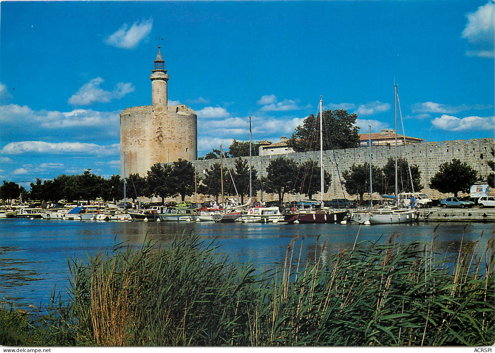 AIGUES MORTES Le Canal Et La Tour De Consstance 9(scan Recto-verso) MD2537 - Aigues-Mortes