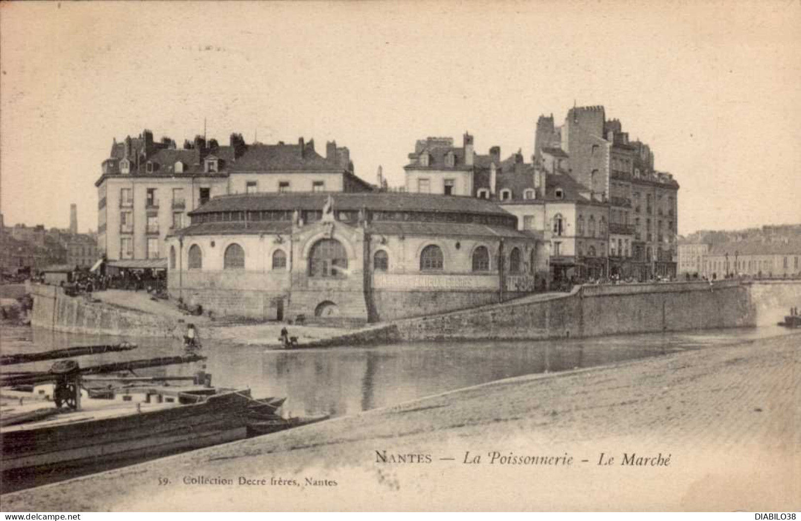 NANTES    ( LOIRE ATLANTIQUE )  LA POISSONNERIE . LE MARCHE - Nantes