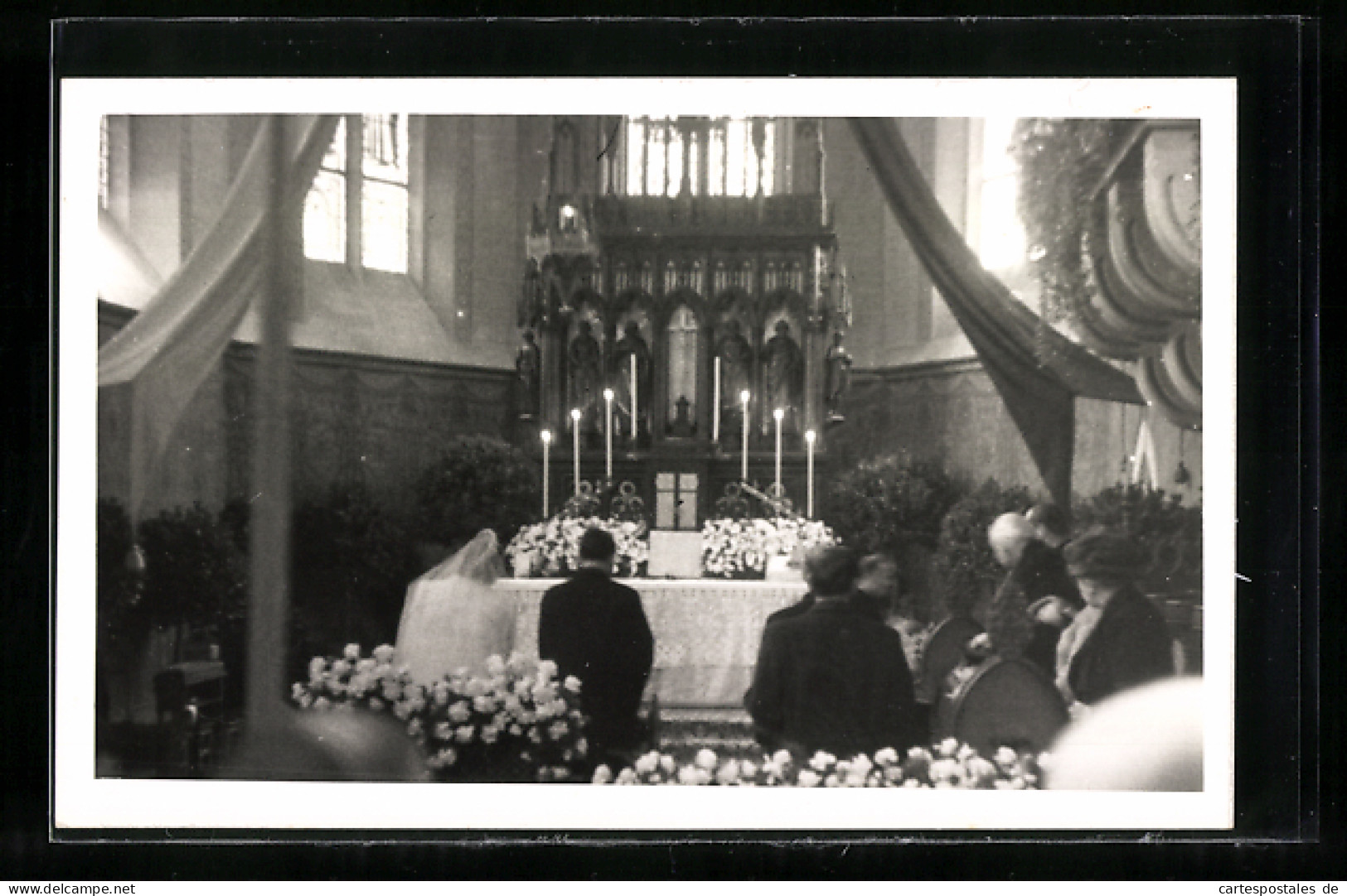 AK Vor Dem Traualtar Der Hochzeit Von Fürst Franz Josef II. Von Liechtenstein Und Fürstin Gina 1943  - Liechtenstein