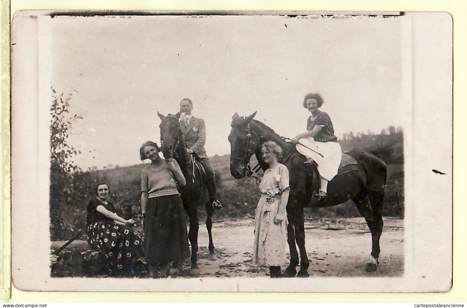 10620 ● ● Peu Commun Carte-Photo (3) Localisée PONTIVY Promenade Chevaux Membres Album Famille DECLAIR Bretagne  - Pontivy