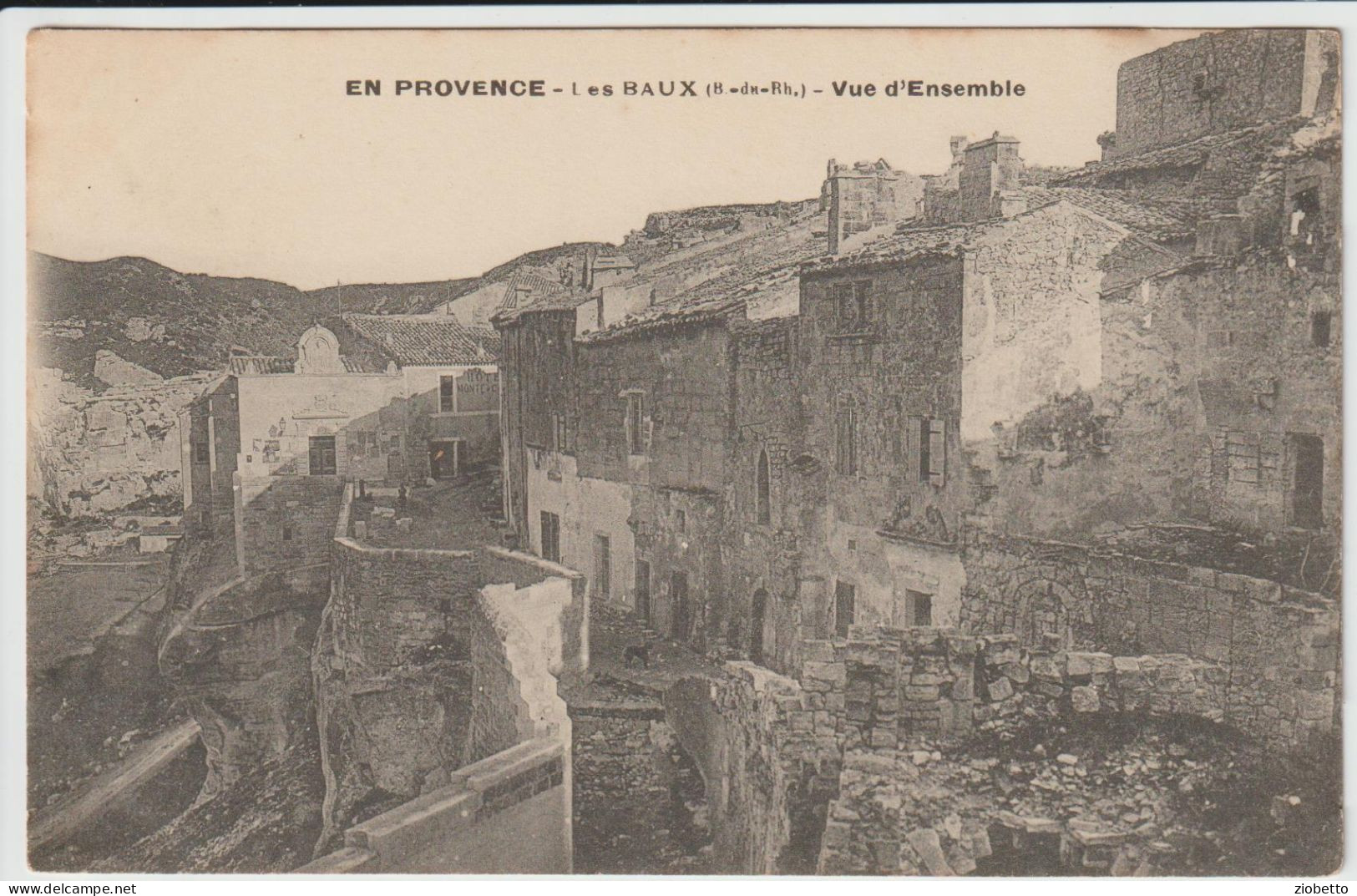 CARTOLINA DI Les Baux-de-Provence - Alpes De Haute Provence - FORMATO PICCOLO - Otros & Sin Clasificación