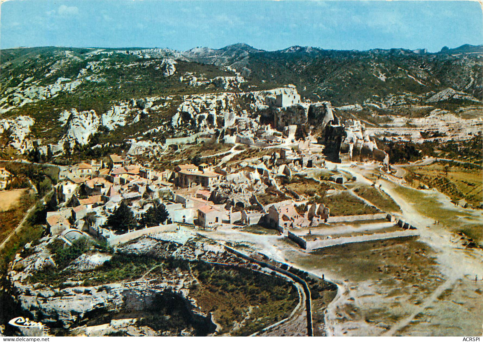 LES BEAUX DE PROVENCE Vue Generale Aerienne Sur Les Ruinnes Du Chateau 20(scan Recto-verso) MD2593 - Les-Baux-de-Provence