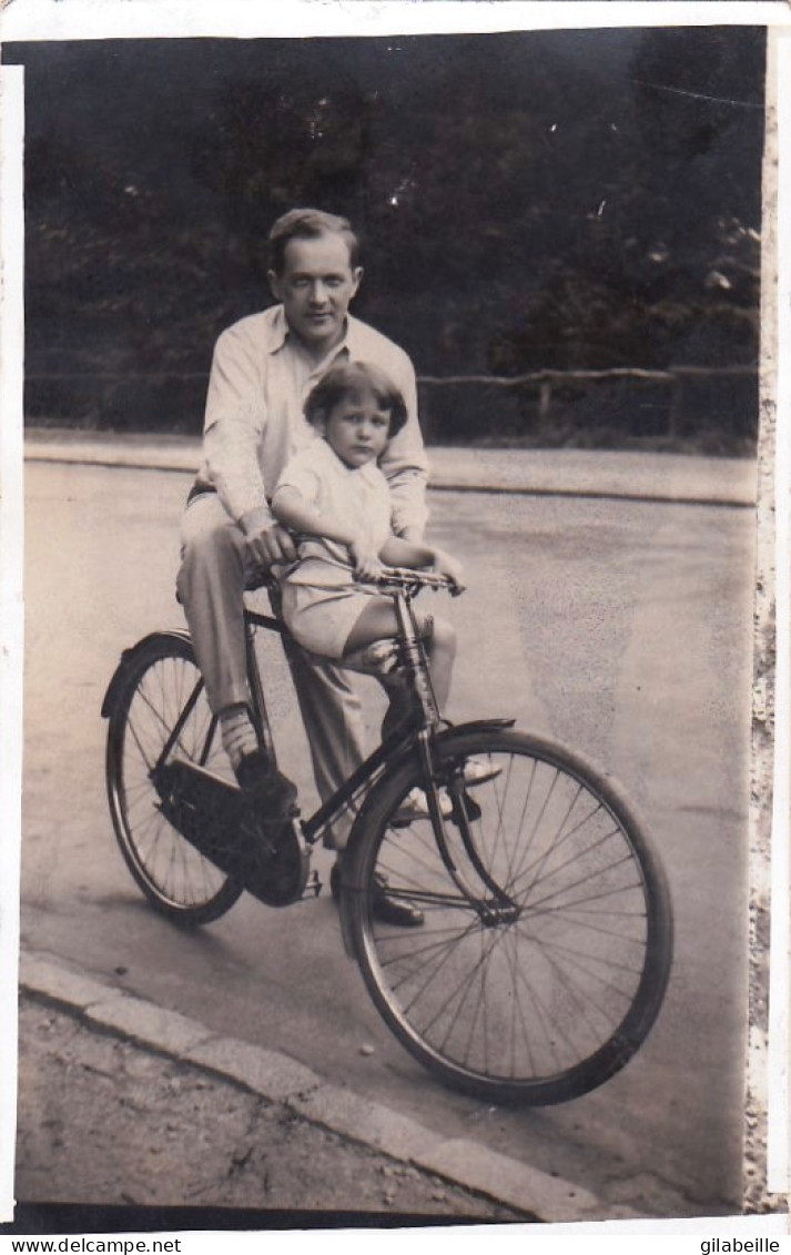 Carte Photo - Cyclisme - Vader En Kand - Le Pere Et L Enfant Pour La Pose Photo En Velo - Other & Unclassified