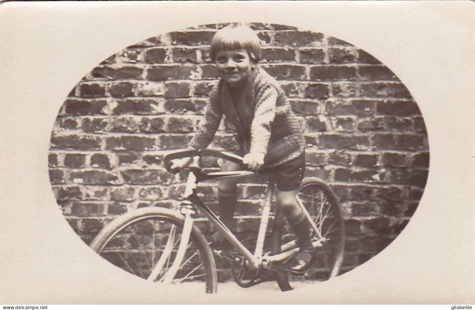 Carte Photo - Cyclisme -  Jeune Garcon Sur Son Velo - Autres & Non Classés