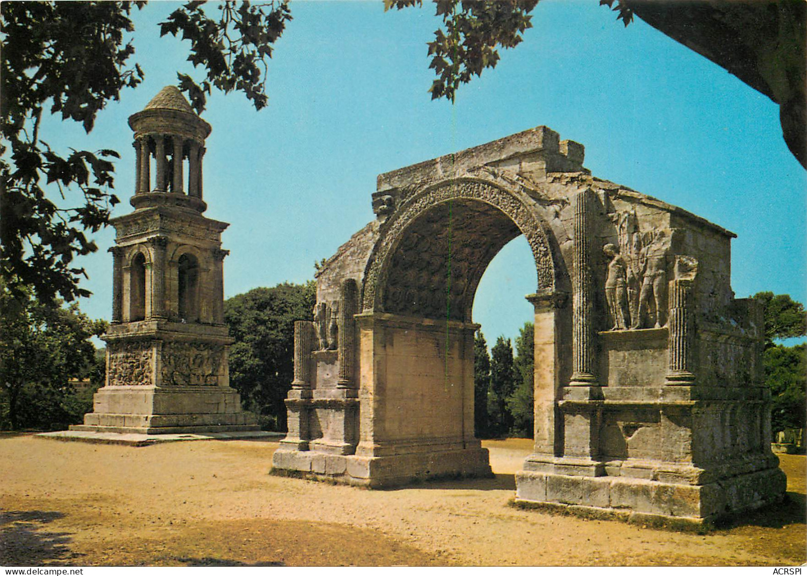 SAINT REMY DE PROVENCE GLANUM Les Antiques Mausolee Des Jules Et Mporte Monumentale 2(scan Recto-verso) MD2598 - Saint-Remy-de-Provence