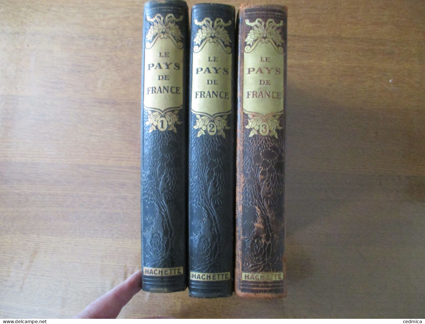 LE PAYS DE FRANCE TOMES 1,2 ET 3 LIBRAIRIE HACHETTE 1925 PUBLIE SOUS LA DIRECTION DE MARCEL MONMARCHE ET LUCIEN TILLION - Geografia