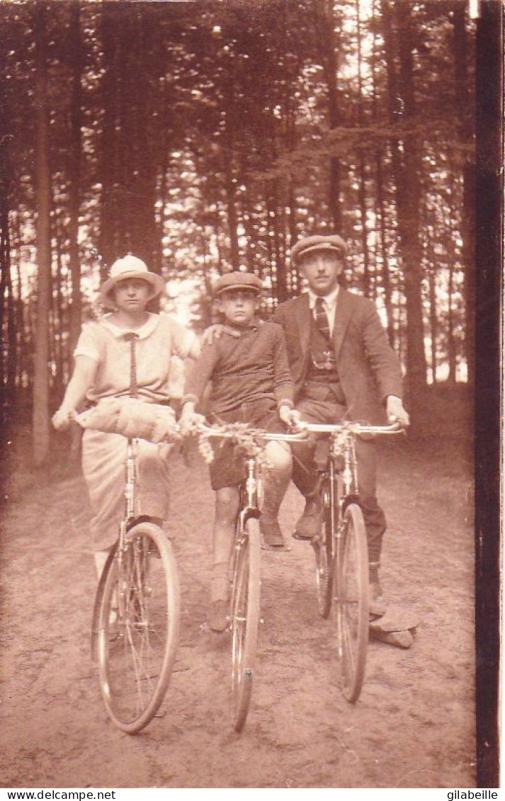 Carte Photo - Cyclisme - Debut D Un Jeune Homme Sur Son Velo En 1925 - Autres & Non Classés