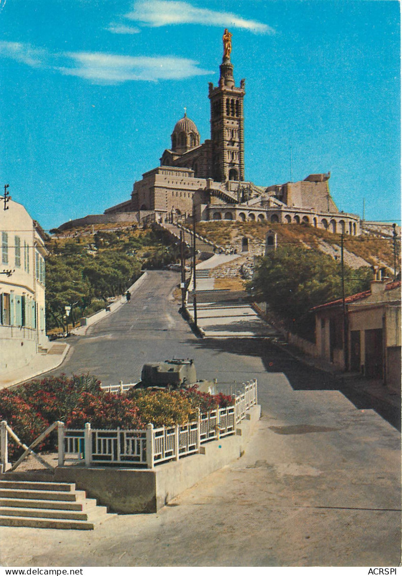 MARSEILLE BASILIQUE NOTRE DAME D ELA GARDE Au Premier Plan Le Char Jeanne D Arc 23(scan Recto-verso) ME2603 - Notre-Dame De La Garde, Funicular Y Virgen