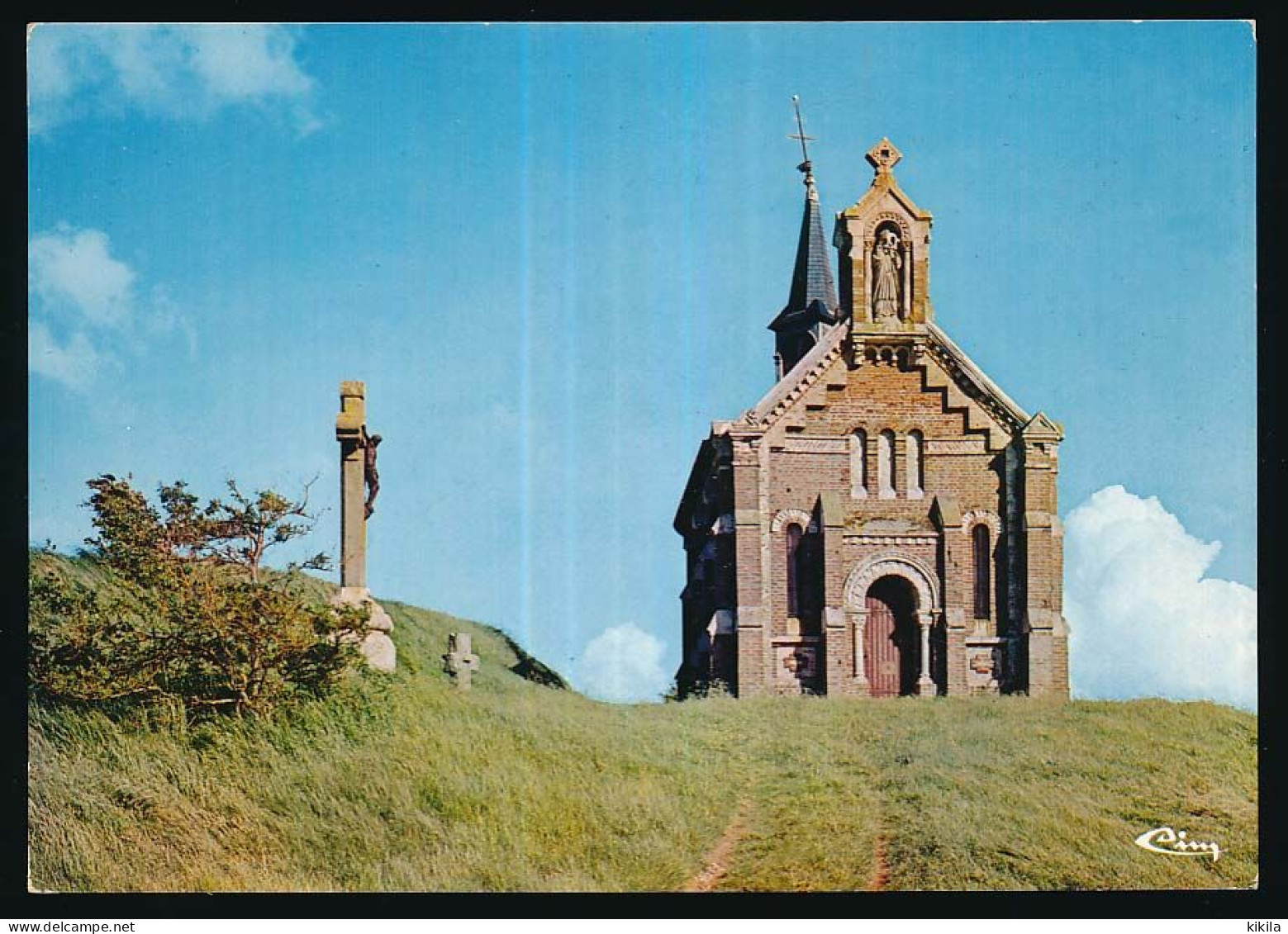 CPSM / CPM 10.5 X 15 Seine Maritime Chapelle Saint Laurent (XIX° S.) Sur La Colline Dominant La Ville D'EU - Eu