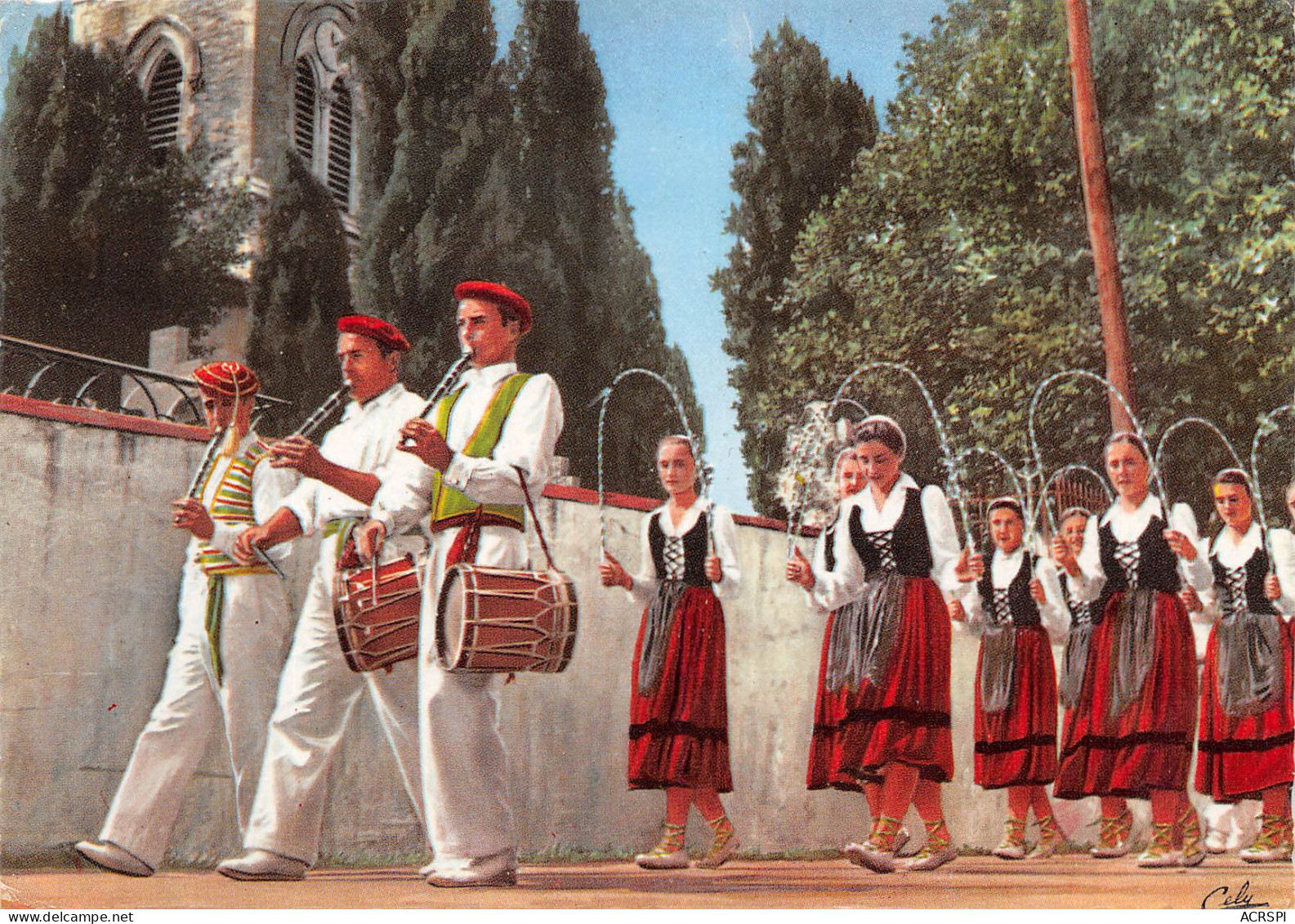 BIARRITZ Folklore Basque Défilé De Danseuses   30 (scan Recto Verso)ME2643BIS - Biarritz