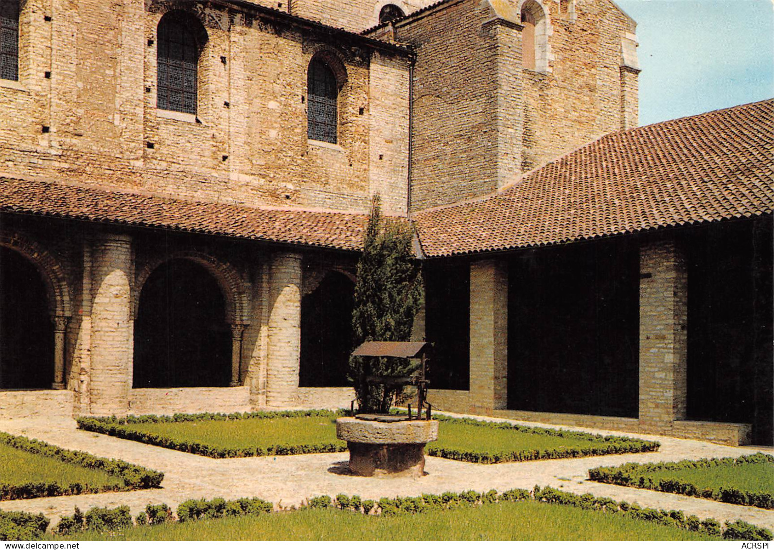 TOURNUS  église  St Philibert  Cour Du Cloitre 12 (scan Recto Verso)ME2645BIS - Autres & Non Classés