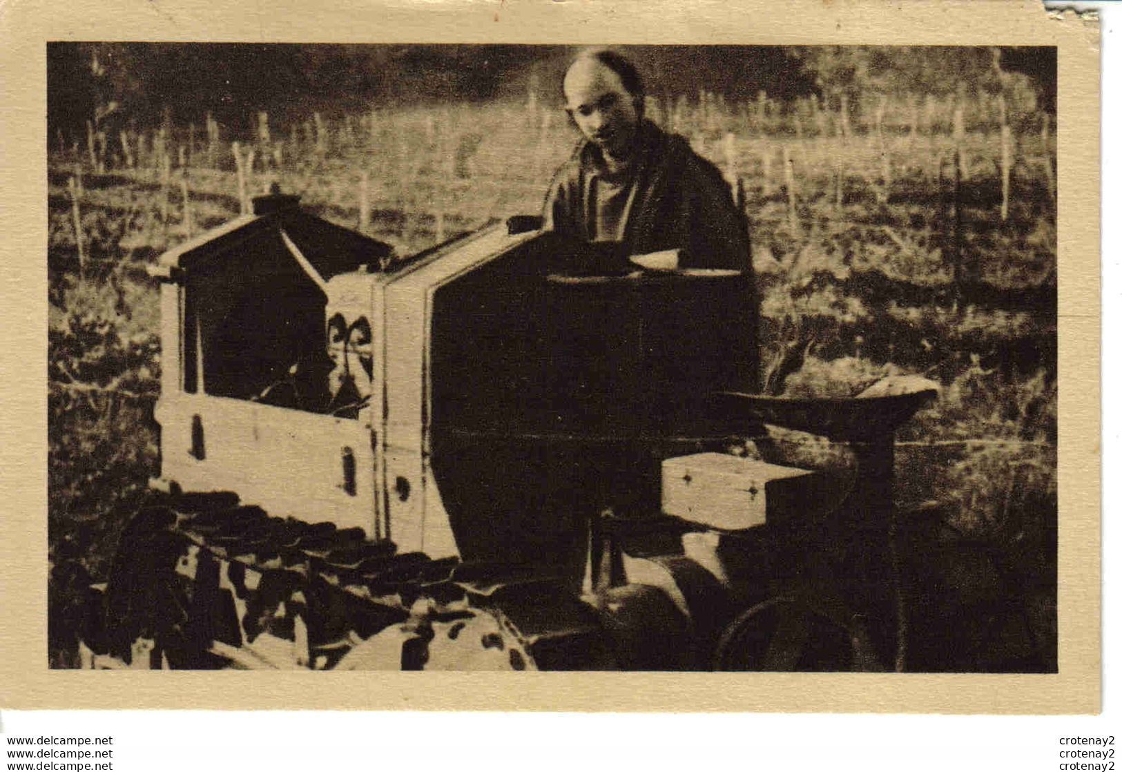 Cisterciens Iles De Lérins CANNES Les Religieux De France N°2 Film DRAC Frère Eutrope Et Son Tracteur - Cannes