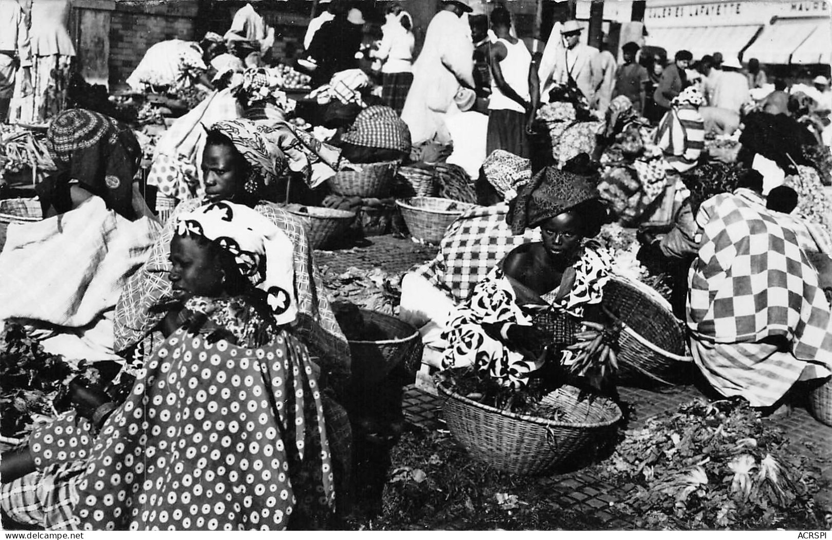 SENEGAL  DAKAR  Jeunes Femmes  à KERMEL  56 (scan Recto Verso)ME2647BIS - Senegal