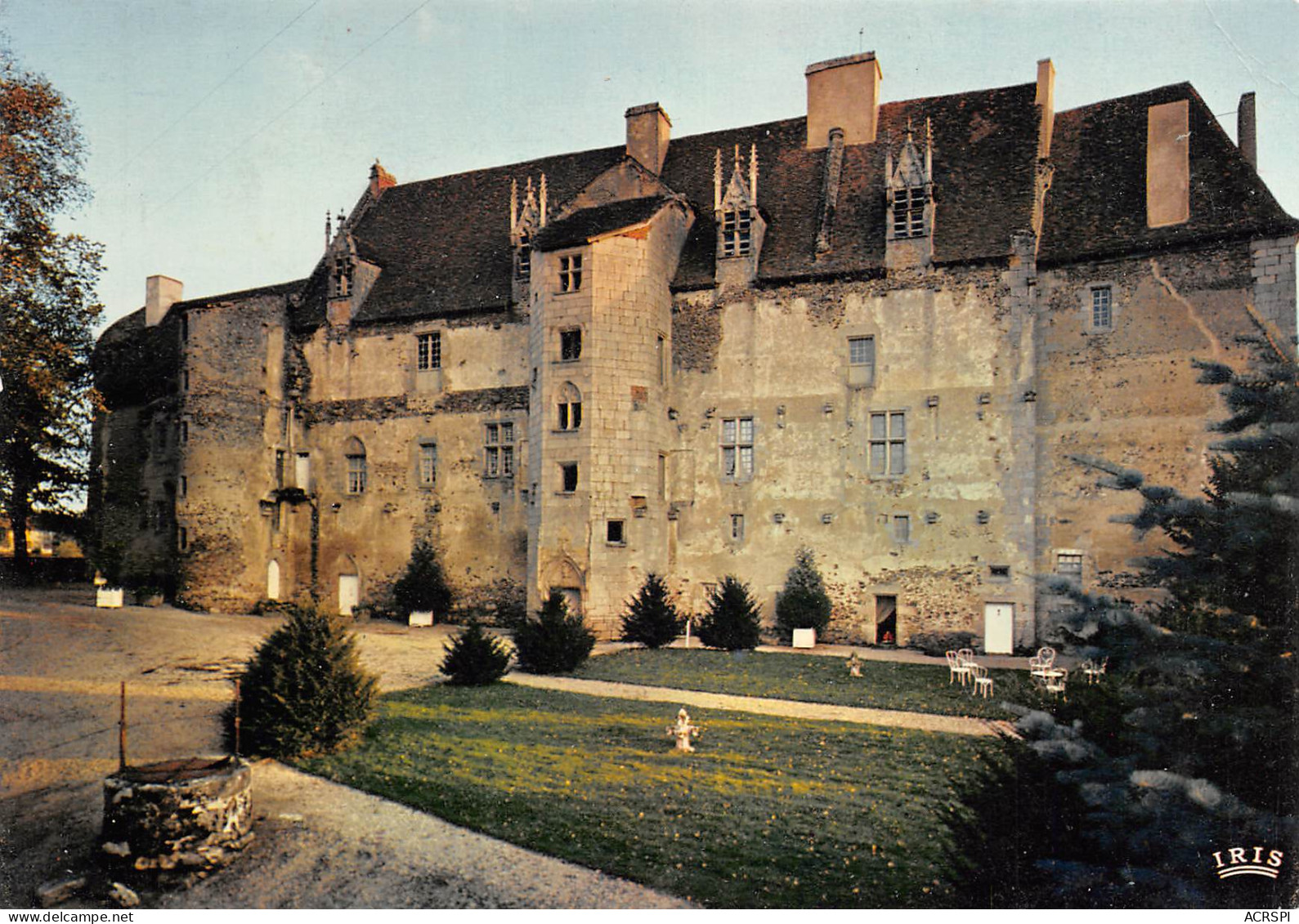 BOUSSAC Le Chateau Vue De La Cour Intérieure 11 (scan Recto Verso)ME2650TER - Boussac