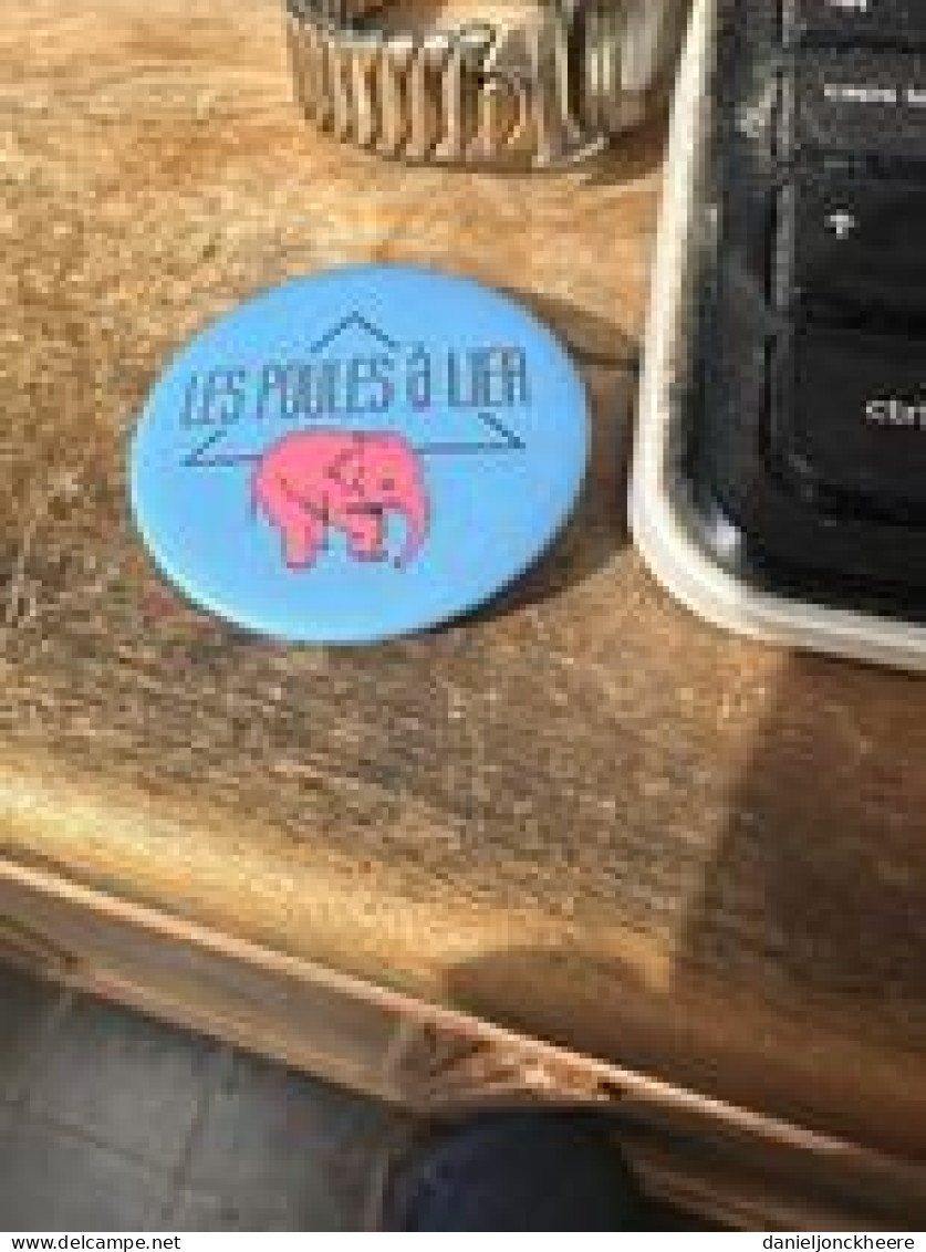 Delirium Tremens Badge Les Poules A Lier - Alcohols