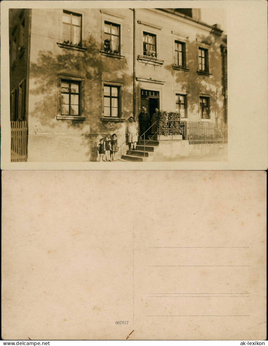 Ansichtskarte  Hausfassade Privataufnahmen Mit Menschen Stadthaus 1927 - Unclassified