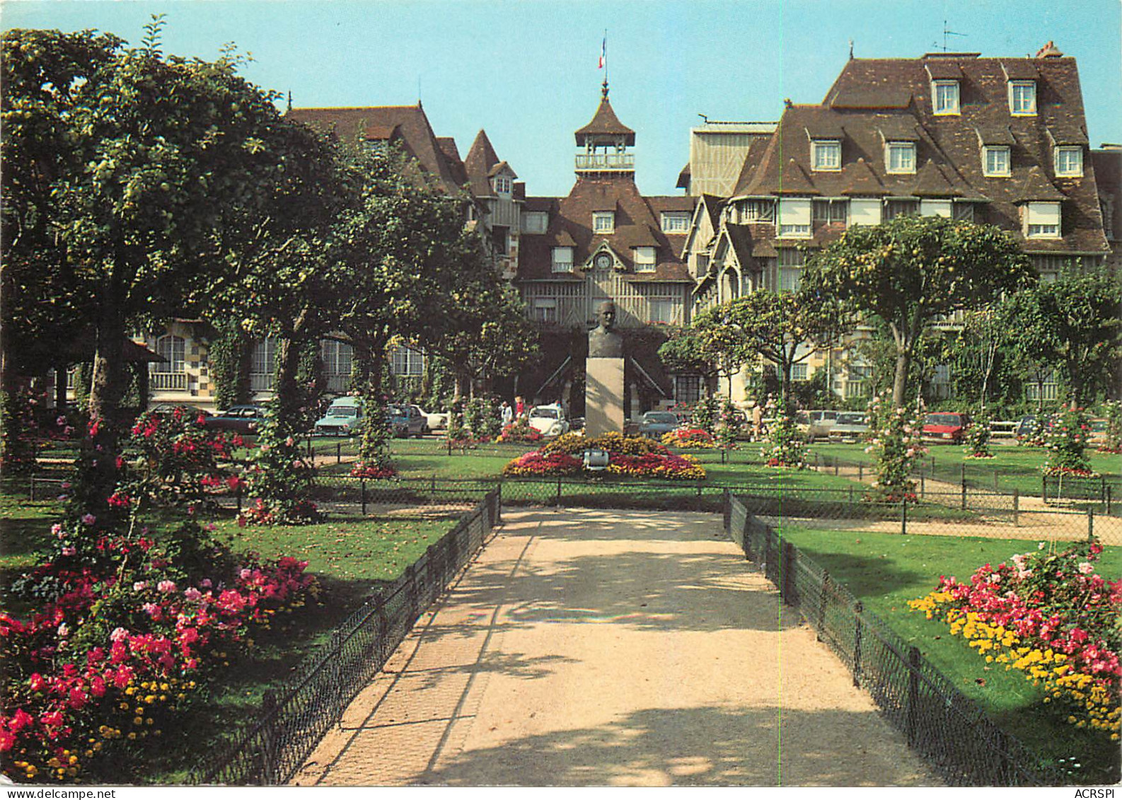 DEAUVILLE Station Balneaire De Reputation Mondiale Les Jardins De L Hotel 1 (scan Recto Verso)ME2676 - Deauville