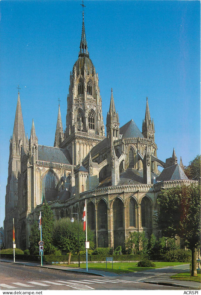 CATHEDRALE DE BAYEUX Cathedrale Notre Dame Le Chevet La Tour Centrale 23(scan Recto Verso)ME2676 - Bayeux