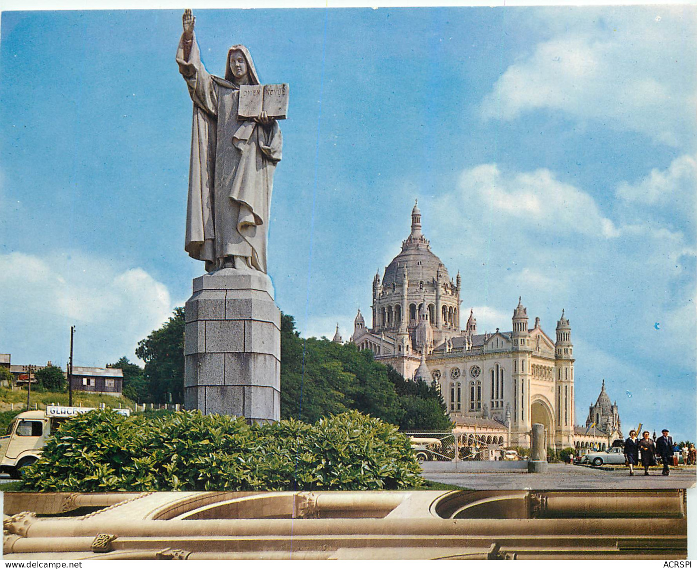 LISIEUX Statue De Sainte Therese De L Enfant Jesus Et La Basilique 7(scan Recto Verso)ME2679 - Lisieux