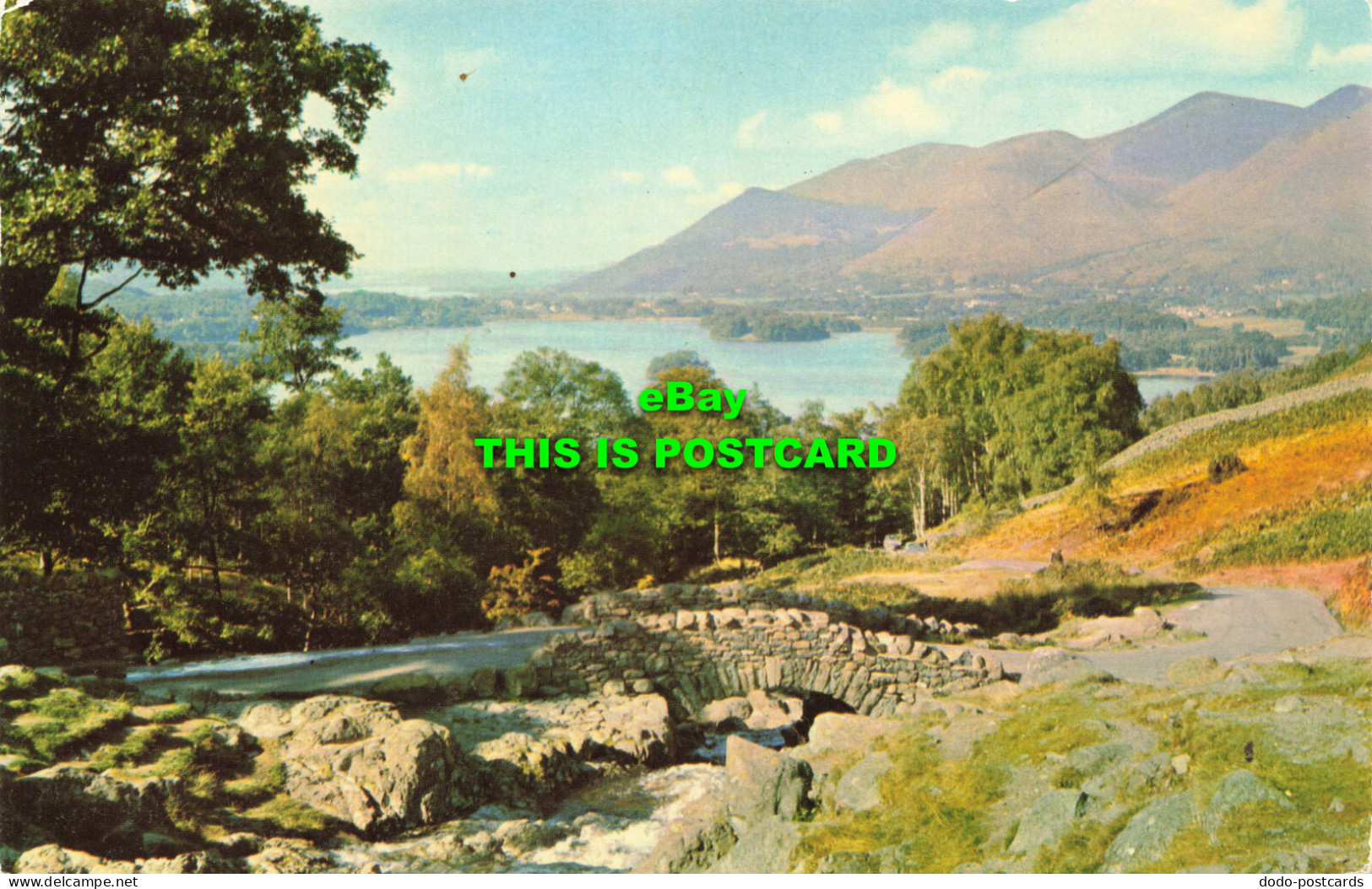 R570890 Ashness Bridge. Skiddaw. Derwentwater And Bassenthwaite. Gomis. Helvelly - Welt