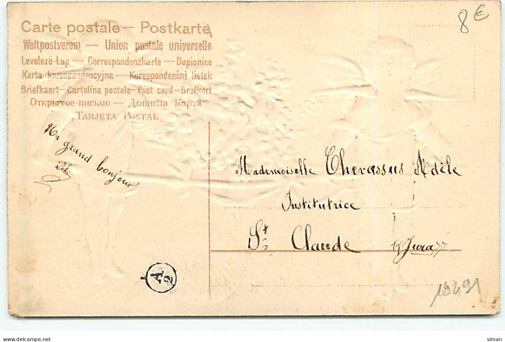 N°19491 - Carte Gaufrée - Clapsaddle - Amitié - Anges Portant Un Bouquet De Myosotis - Autres & Non Classés