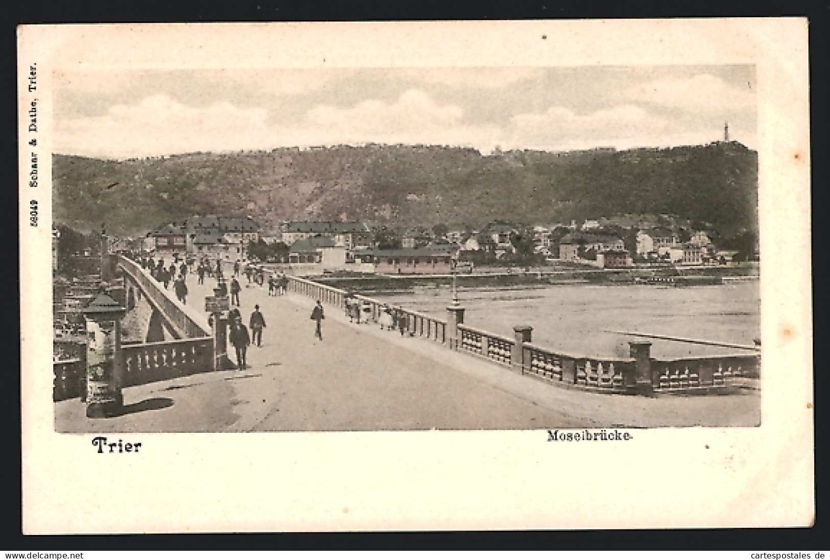 AK Trier, Moselbrücke Mit Passanten  - Trier