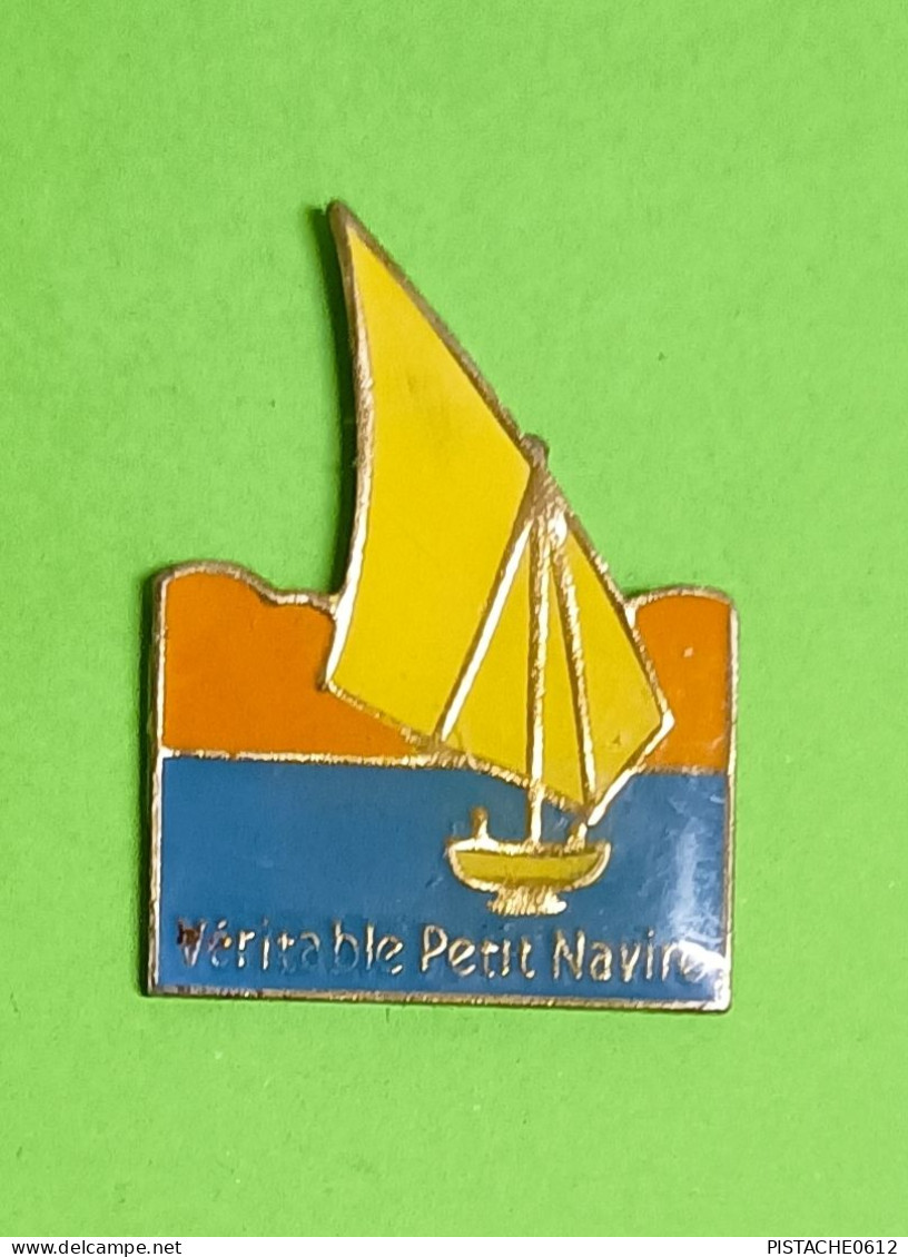 Pin's Bateau Voilier Veritable Petit Navire - Schiffahrt