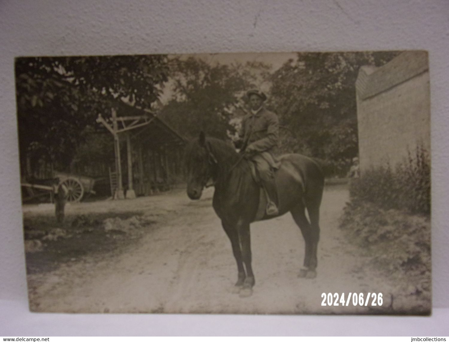 SAINT DENIS LES BOURG (Ain) LA FERME DU MONT CAVALIER SUR SON CHEVAL CARTE PHOTO - Zonder Classificatie