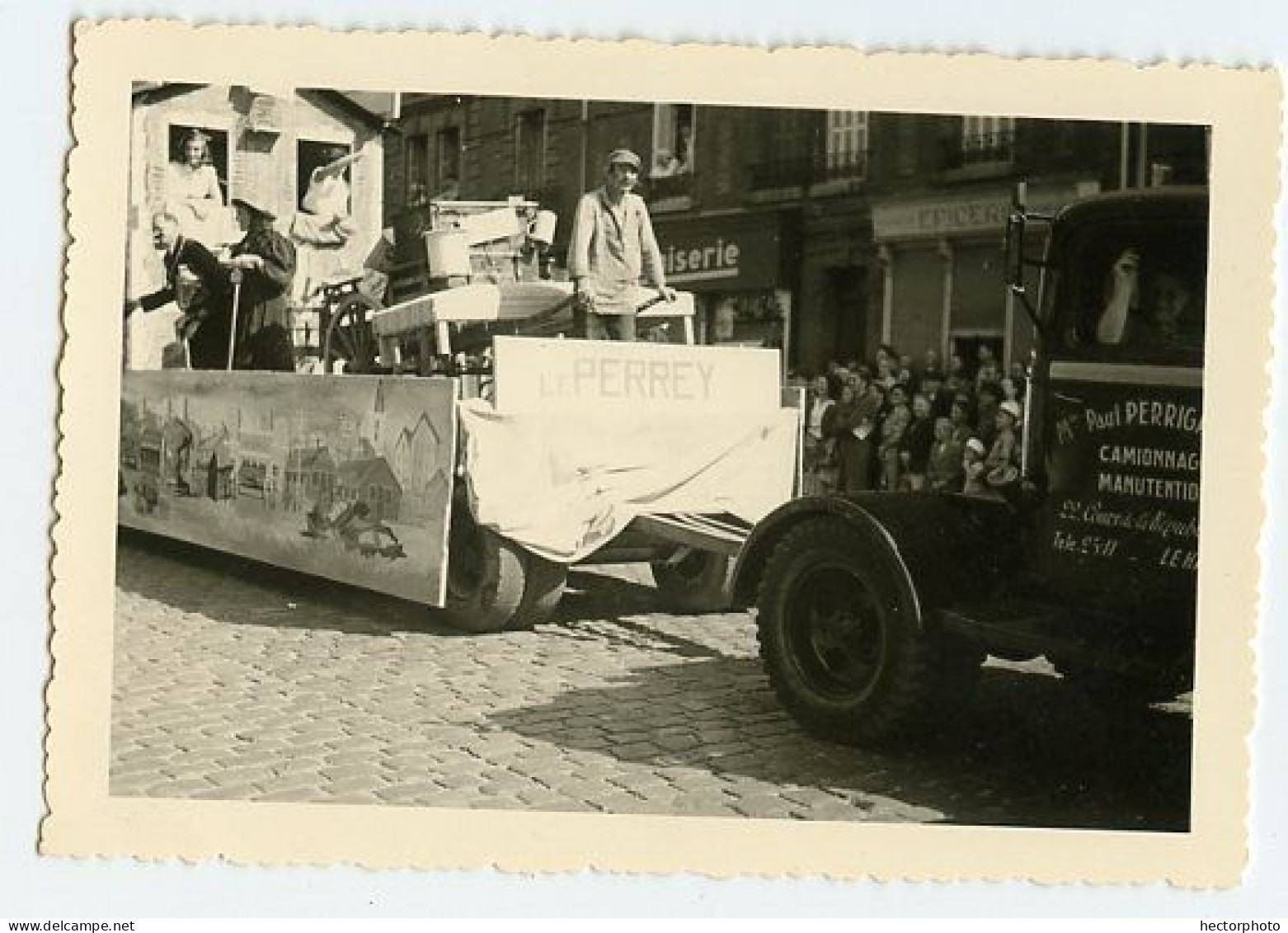 Snapshot Corso Défilé Camion Remorque à Situer Identifier Village - Anonyme Personen