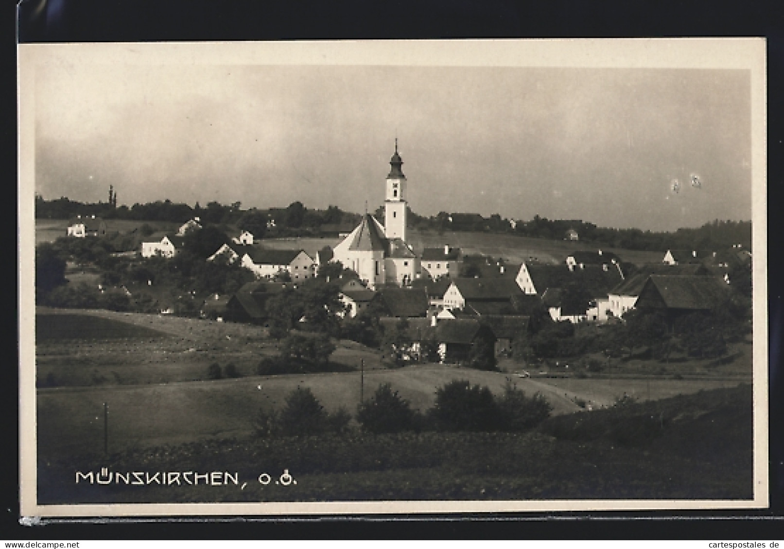 AK Münzkirchen /O. Ö., Ortsansicht Mit Kirche Im Sonnenschein  - Other & Unclassified