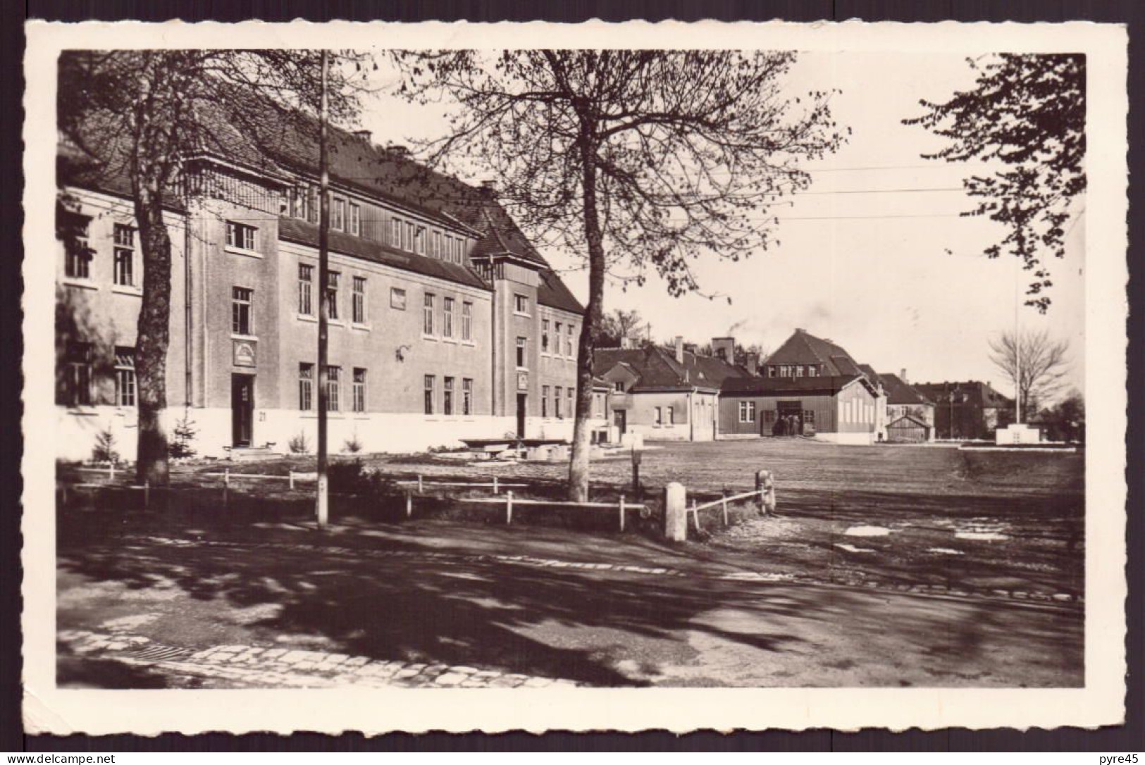 CAMP DE STETTEN VUE SUR LES CUISINES - Barracks