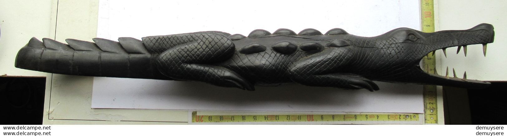 KAS  -10-5-  KROKODIL IN HOUT - CROCODILE EN BOIS - 40 CM - 495 GRAM - Legni