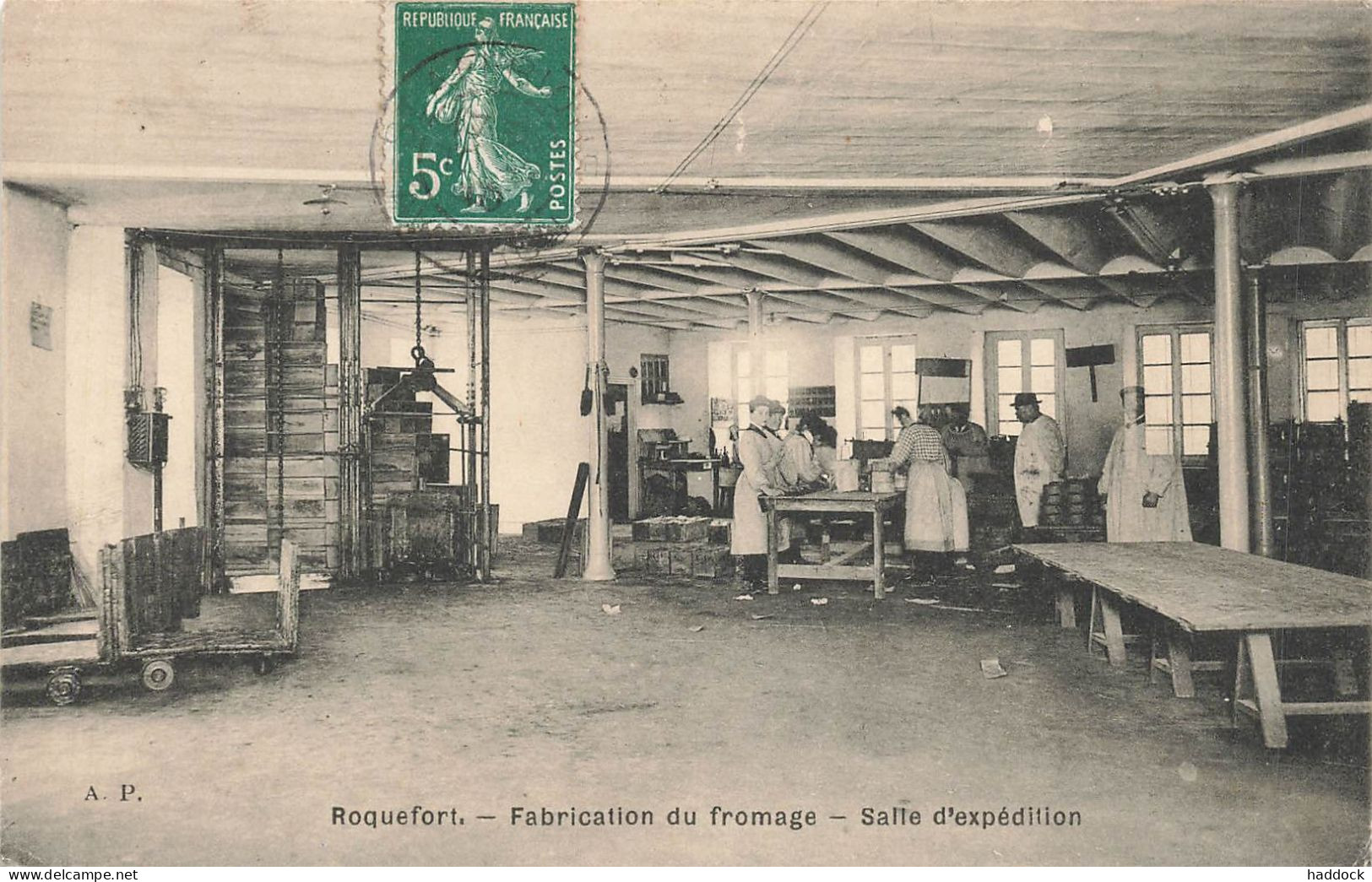 ROCHEFORT : FABRICATION DE FROMAGE - SALLE D'EXPEDITION - Rochefort