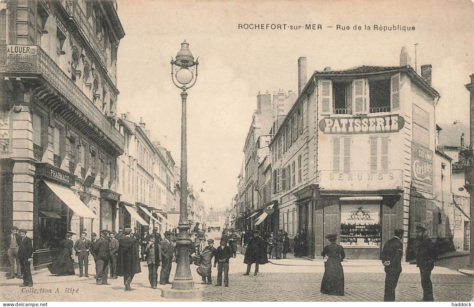 ROCHEFORT : RUE DE LA REPUBLIQUE - Rochefort