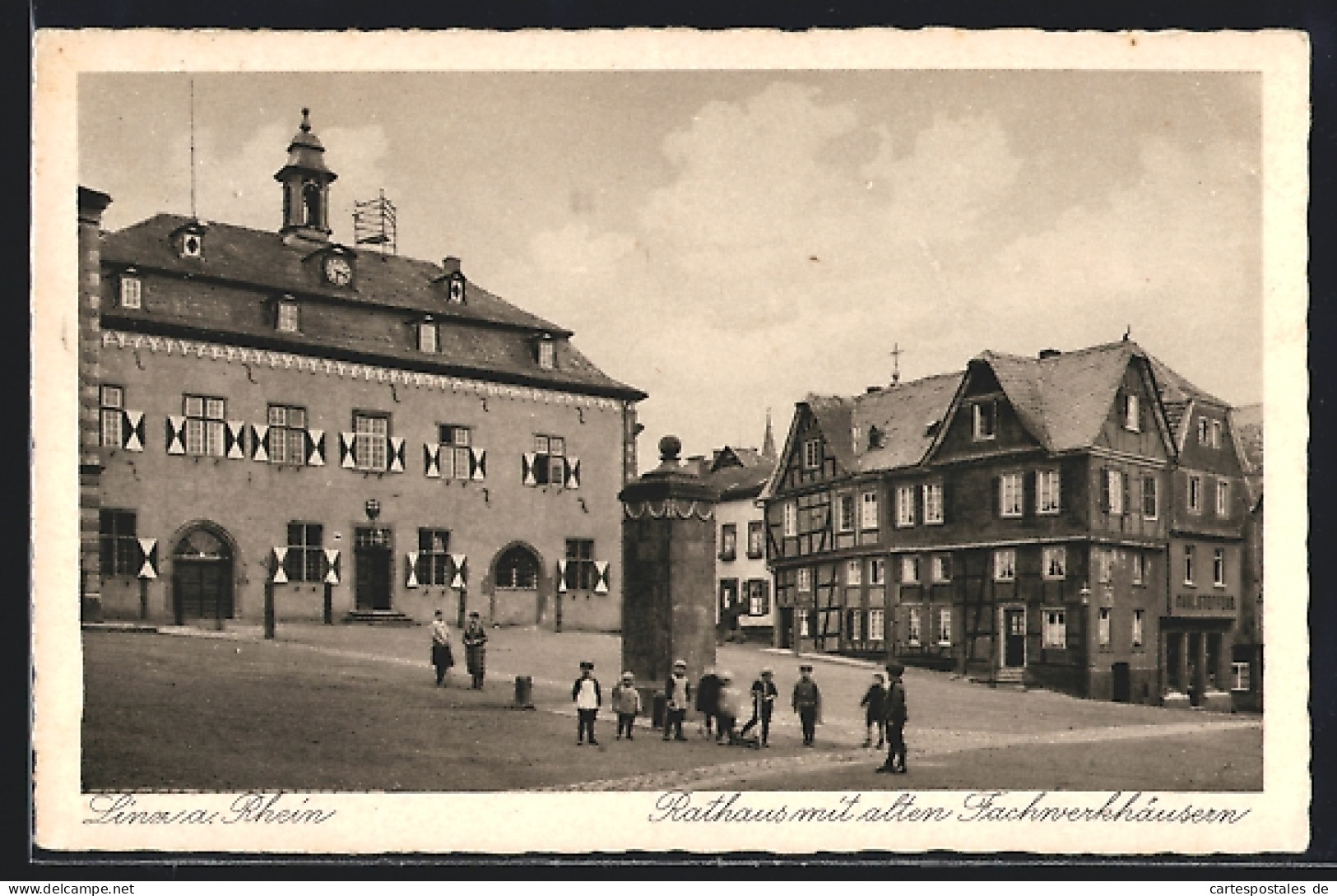 AK Linz A. Rhein, Rathaus Mit Alten Fachwerkhäusern  - Linz A. Rhein